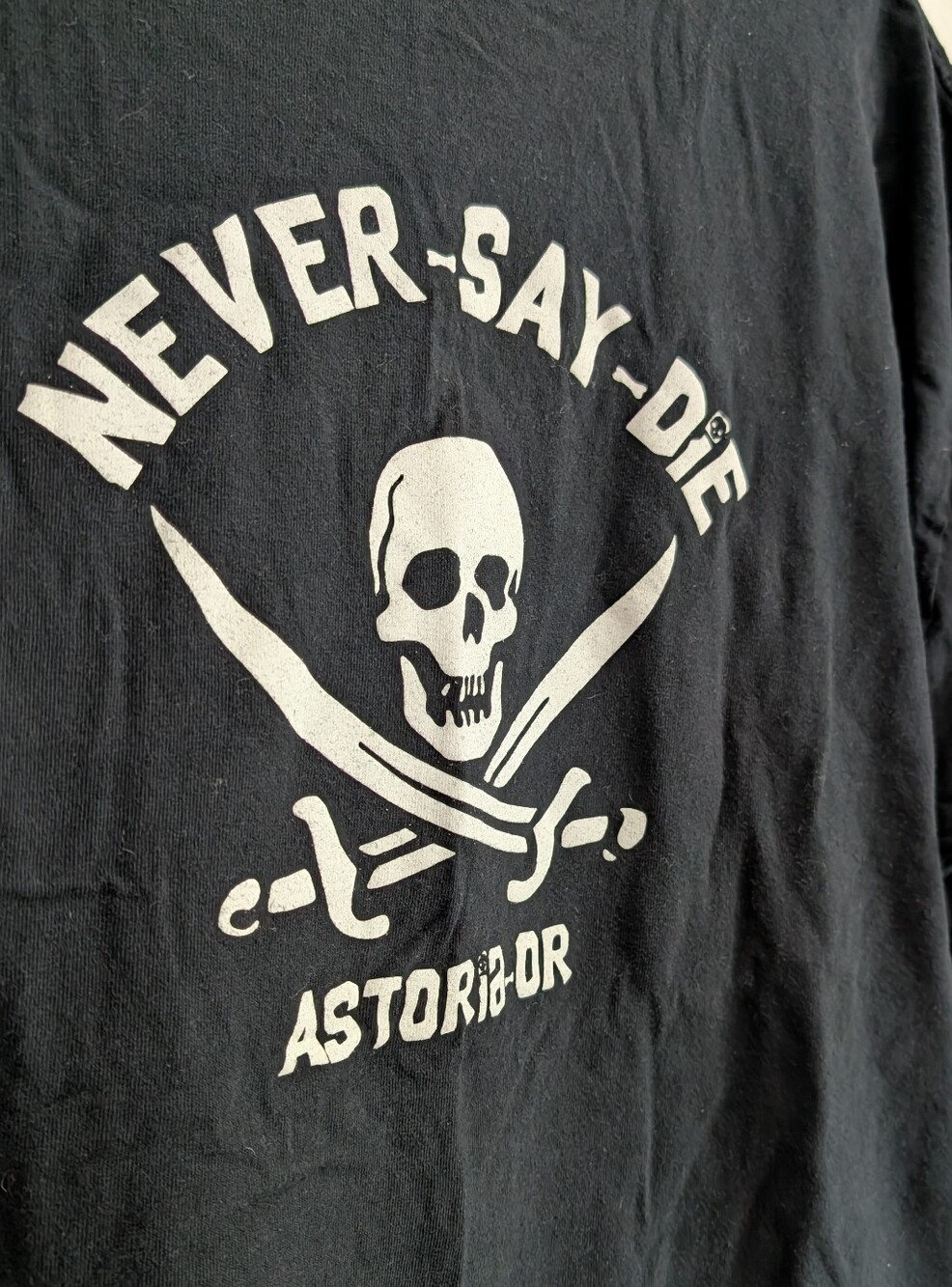 🎬 The Goonies One-Eyed Willy Skull Graphic T-Shirt Black XL - Picture 2 of 4